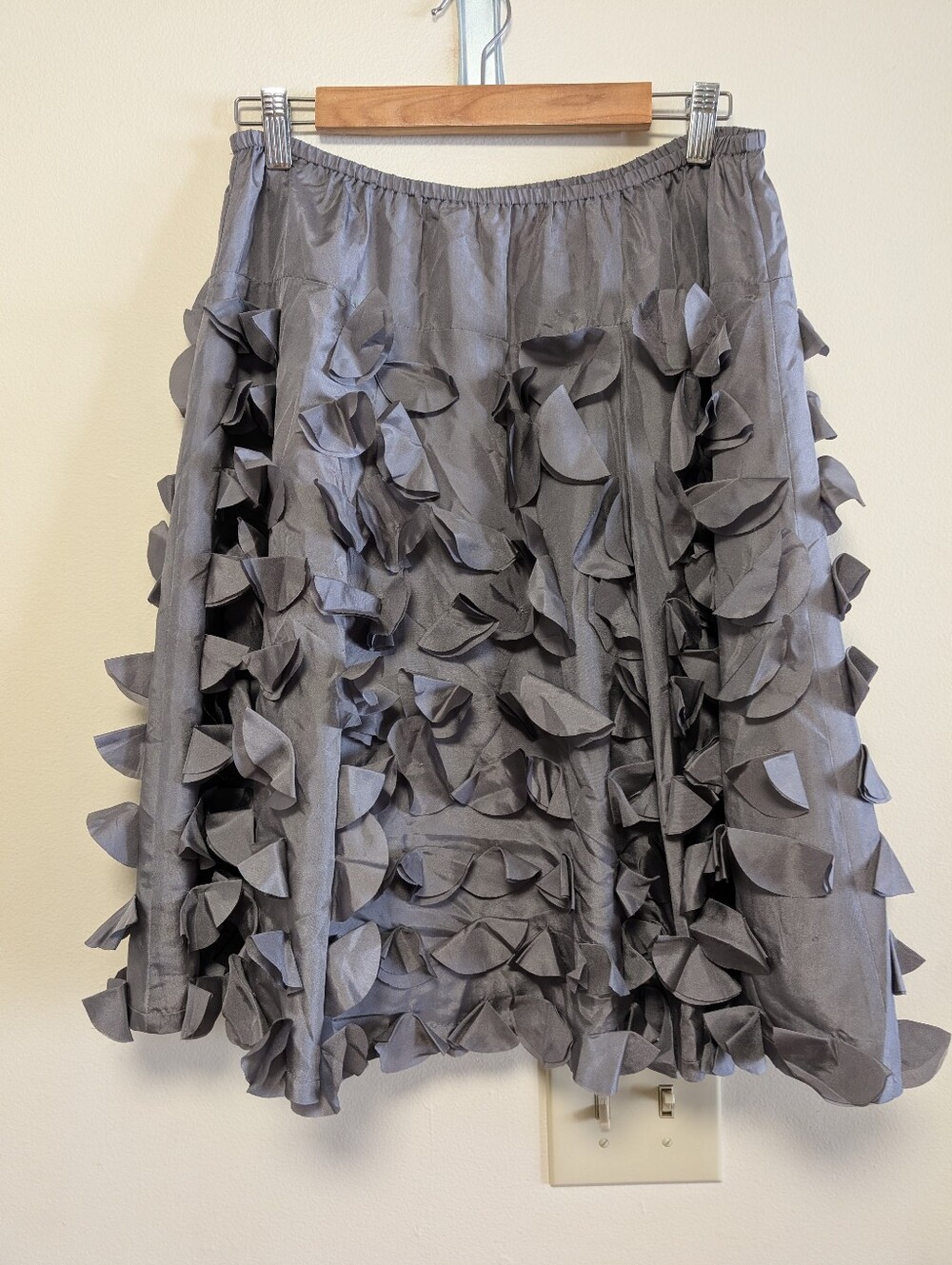 Garnet Hill Gray 100% Silk Ruffle Petal Skirt Women’s 6 Romantic Statement